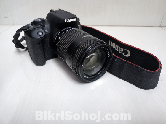 Canon 700d with canon EFS 18 - 135 mm lens